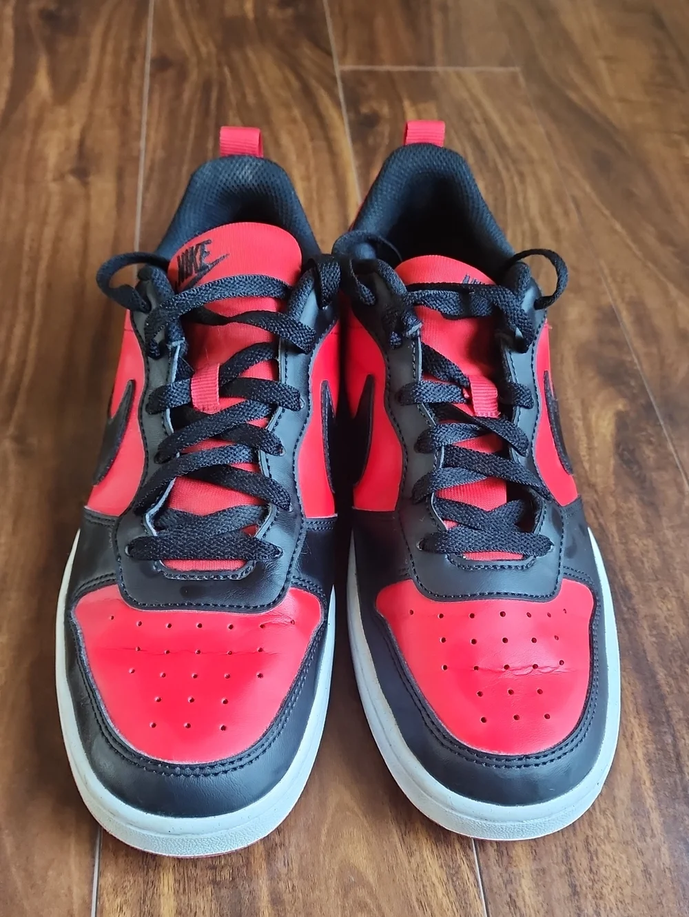 Nike Kids' Red and Black Low-Top Sneakers